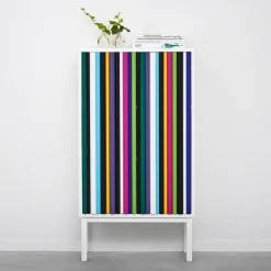 Aparador Collect 2013 multi, patas blancas