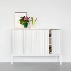 Aparador Collect bajo 2013, patas blancas