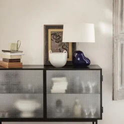 Aparador Haze, Cashmere, vidrio ondulado