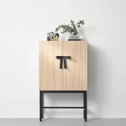 Aparador The Bow, roble aceitado blanco-negro