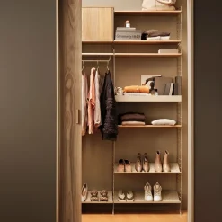 Armario con puerta abatible String, Gris, 78x30 cm