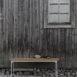 Banco 8, Roble lacado blanco-estructura de acero galvanizado en caliente