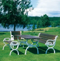 Banco Byarum, Caoba, soporte de aluminio en bruto