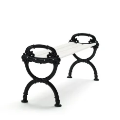 Banco Byarum, Pino lacado en blanco, soporte negro