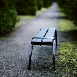 Banco Haga, Caoba aceitado, soporte de aluminio en bruto