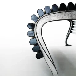 Banco Jujol, Caoba barniz negro, estrecho, soporte negro