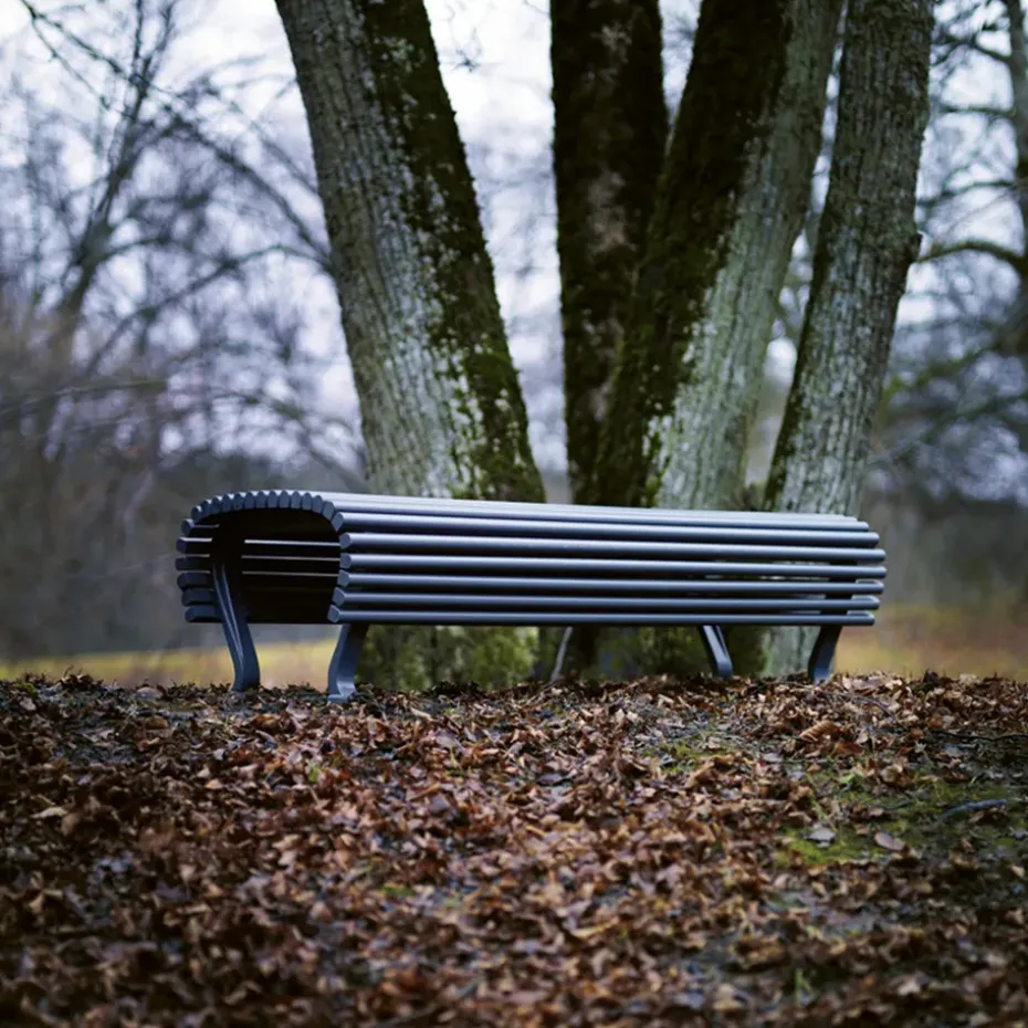 Banco Jujol, Caoba barniz negro, estrecho, soporte negro