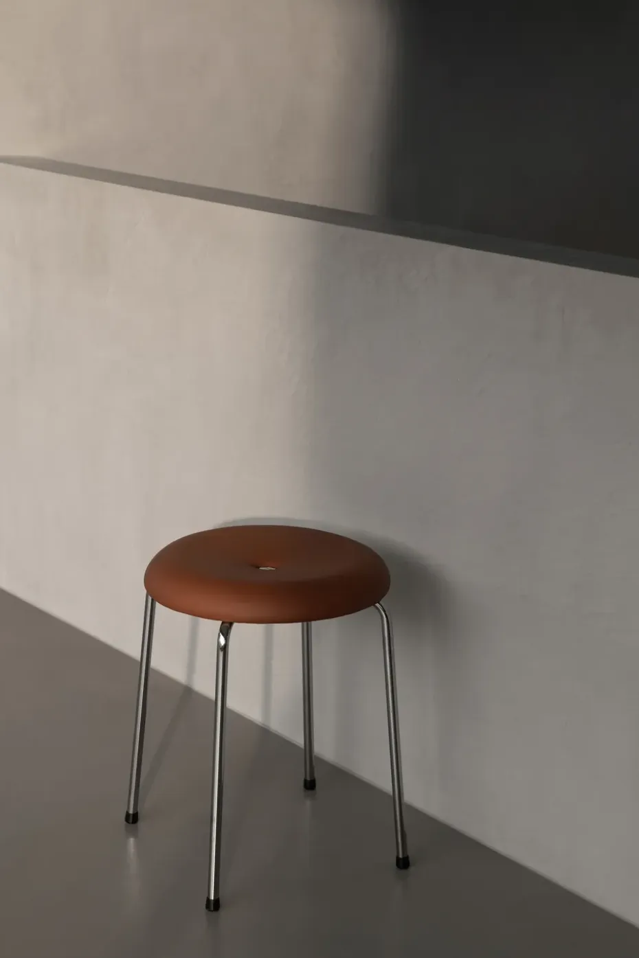 Banco Taburett, Cuero cognac–estructura cromada, 45 cm