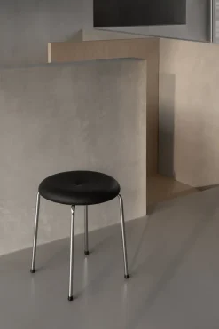 Banco Taburett, Cuero negro, base cromada, 45 cm