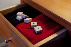 Bloque de fragancia Bosign de madera de cedro blanco con cuerda , 10-pack