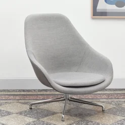 Butaca lounge About a Lounge 91, piel black, estructura de aluminio negra