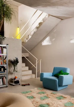 Butaca Lounge Hunk con reposabrazos, Icicle