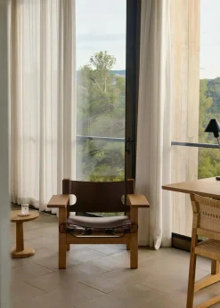 Butaca The Spanish Chair, Cuero marrón oscuro-roble aceitado