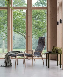 Butaca y reposapiés Lamino de roble aceitado/piel de oveja, Scandinavian Grey (gris)