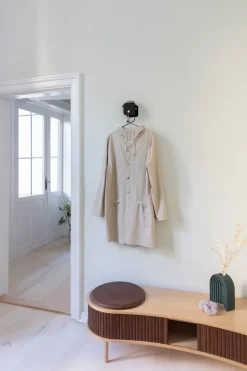 Colgador de pared Hang in There, Black-brass