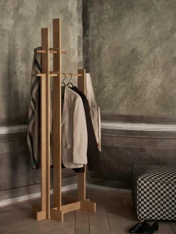 Colgador de ropa Bridge Clothes Stand, Roble aceitado