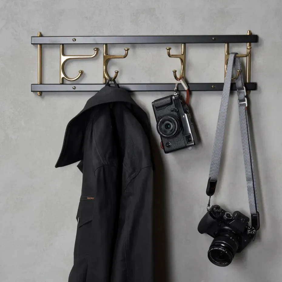 Colgador Dekorativ de 4 ganchos Maxi 4, negro-latón