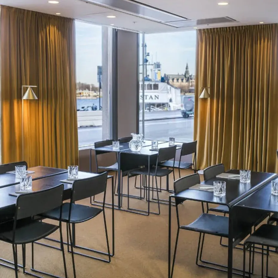 Escritorio Brokk, Negro