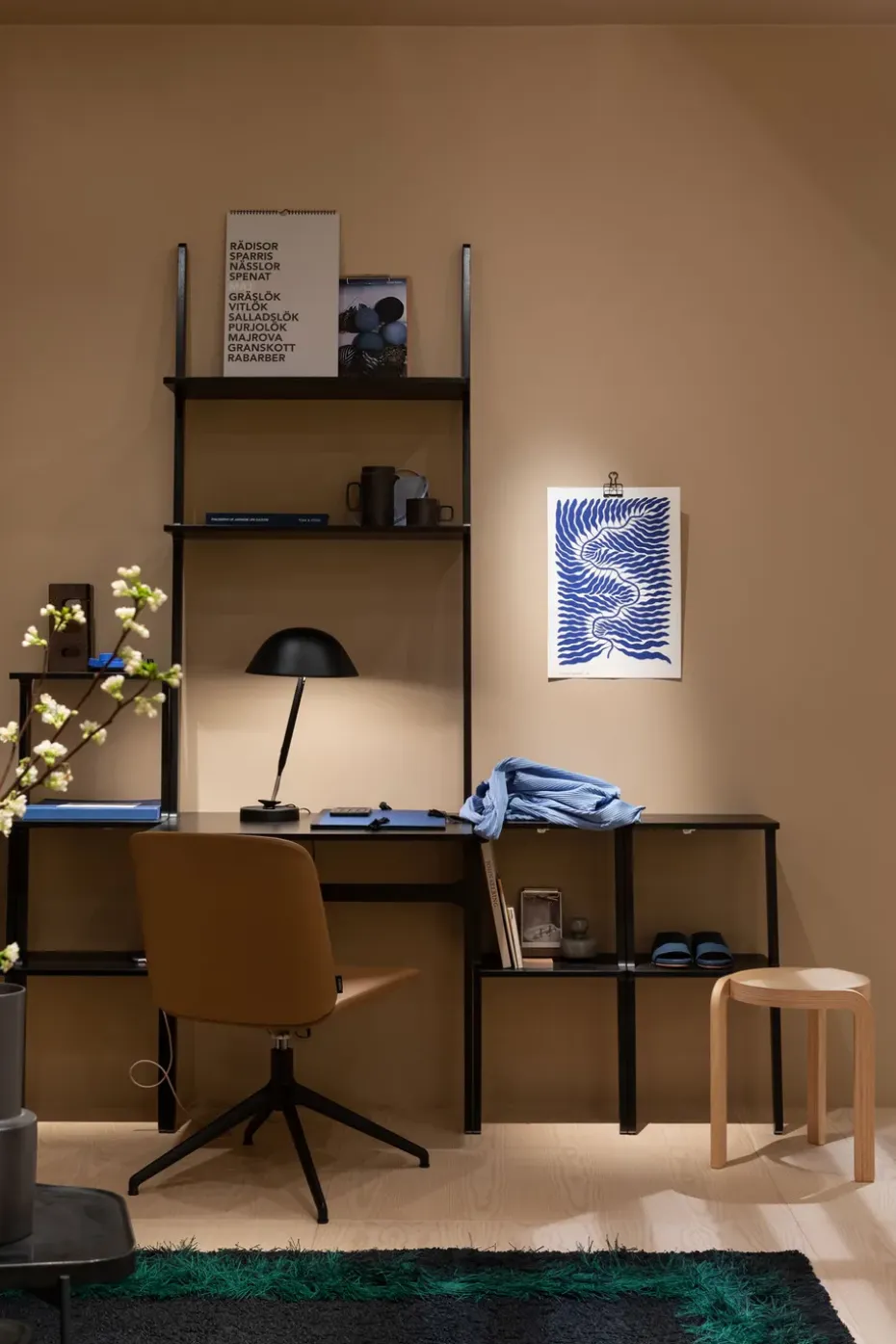 Escritorio Libri, Fresno lacado nuez moscada