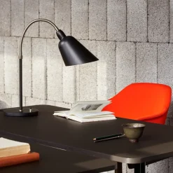 Escritorio Pavilion AV16, Black linoleum, roble lacado negro, patas negras