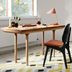 Escritorio Rúna, Nogal aceitado