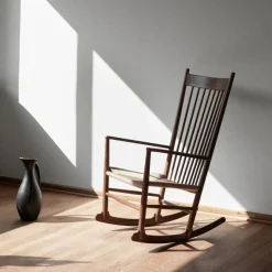 Mecedora J16, Natural - roble lacado negro