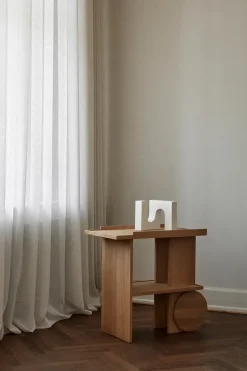 Mesa auxiliar Axis 42x80 cm, Roble lacado en tono cálido