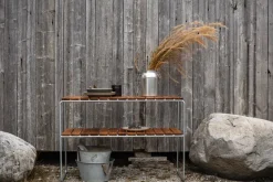 Mesa auxiliar Grythyttan, Teca-estructura galvanizada en caliente