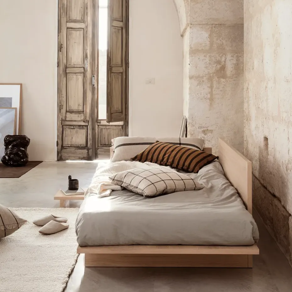 Mesa auxiliar Kona, Roble