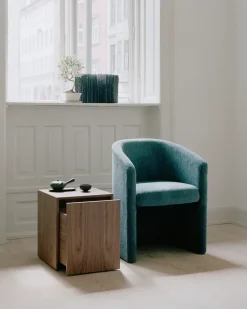 Mesa auxiliar Mass con cajón, Nogal