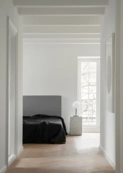 Mesa auxiliar Plinth tall 30x30x51 cm, White