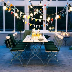 Mesa Bryggeri, Roble lacado blanco-galvanizado en caliente