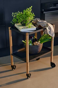 Mesa Connect, Roble aceitado, metal negro