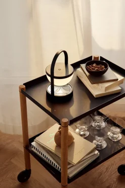 Mesa Connect, Roble aceitado, metal negro