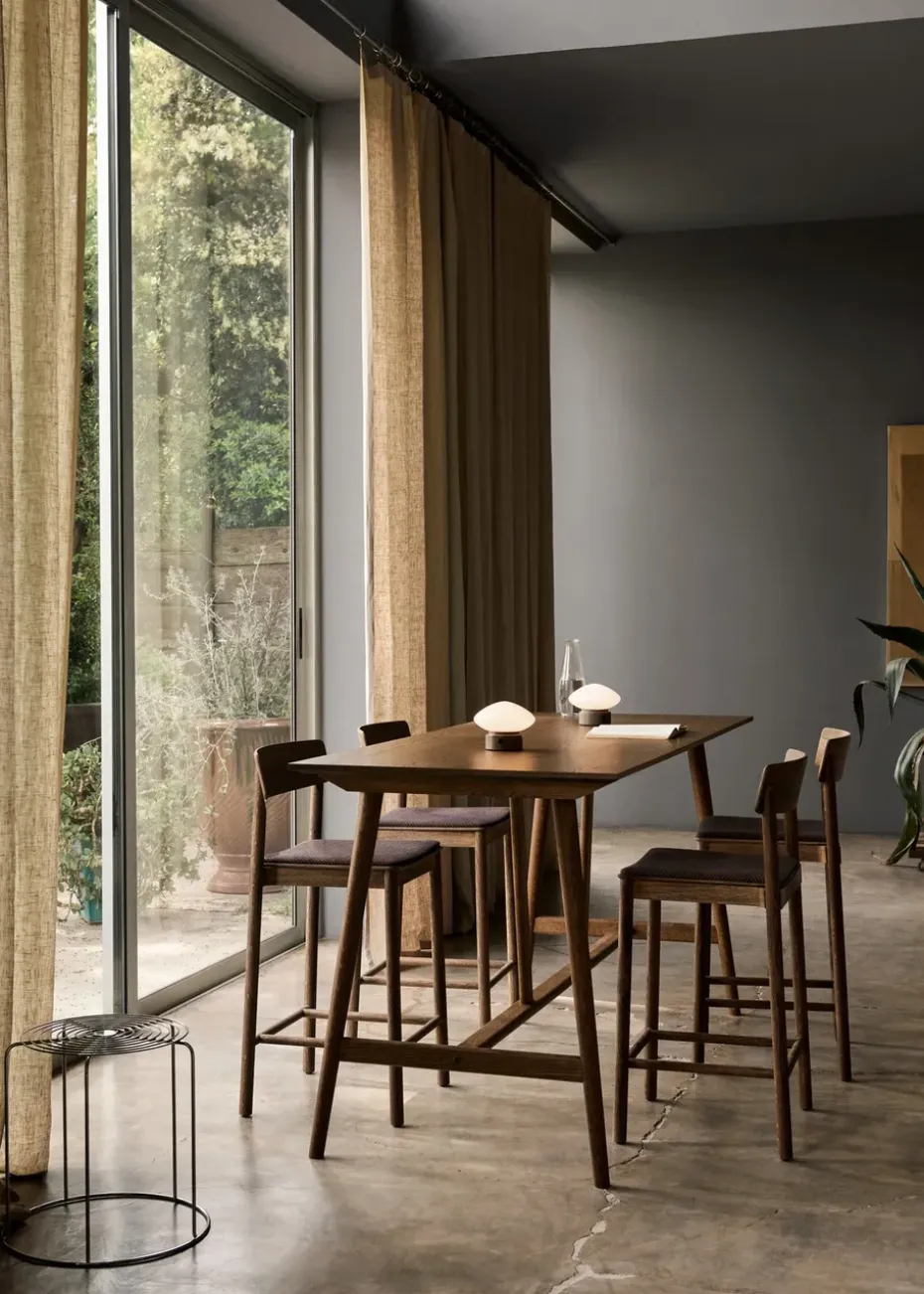 Mesa de bar In Between SK26 Counter Table 190x80x95 cm, Roble ahumado