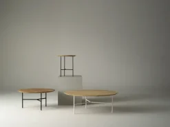 Mesa de centro Tribeca, Roble rústico enjabonado, patas cromadas en satín, ø80