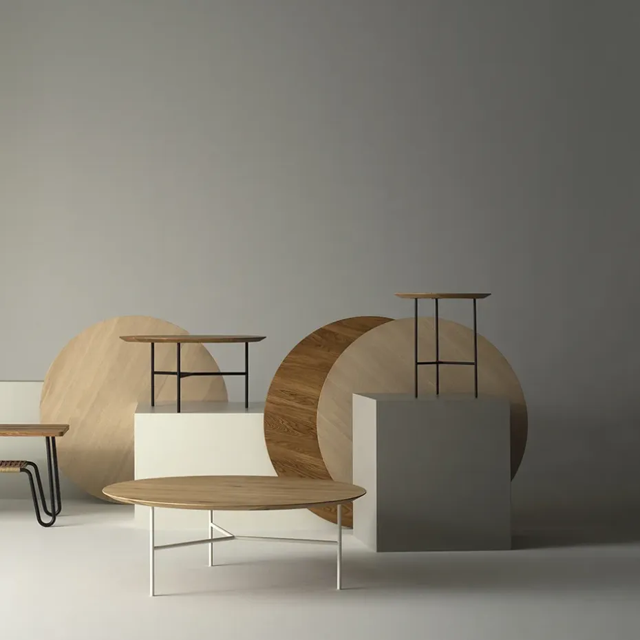 Mesa de centro Tribeca, Roble rústico aceitado, patas negras, ø80