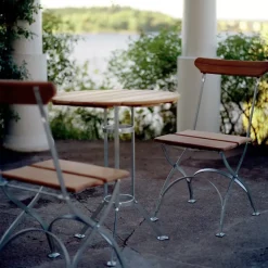 Mesa de tres patas Bryggeri, Roble aceitado - estructura galvanizada en caliente