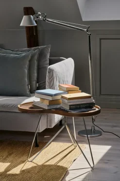 Mesa Flower mono Edición Especial 62x66 cm, H45 cm-nogal lacado-acero cromado