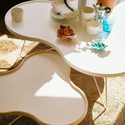 Mesa Flower 84x90 cm, H45-negro-canto de nogal-base negra