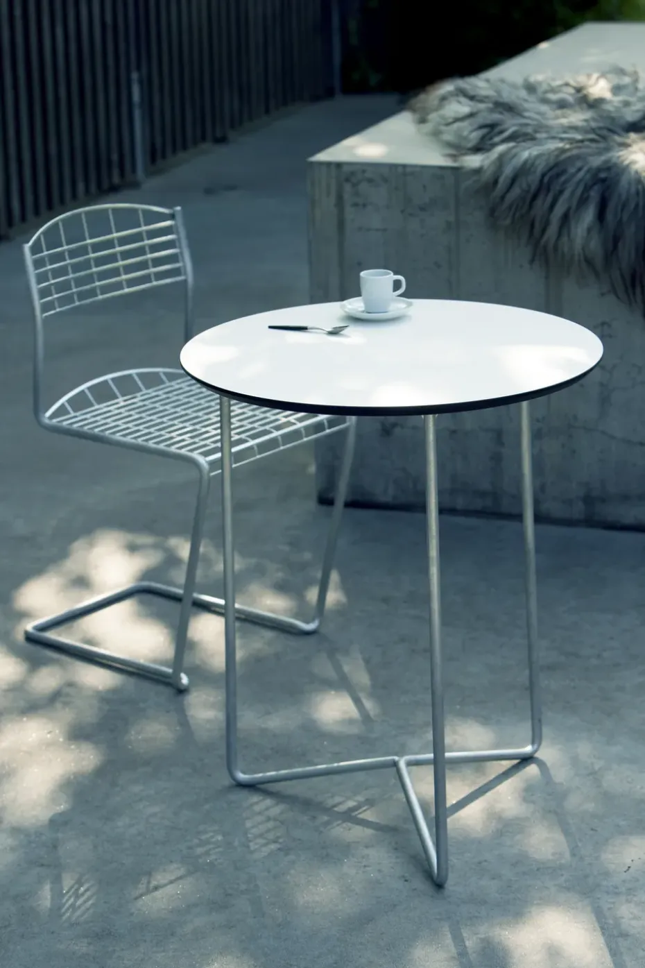 Mesa High Tech, Blanco-estructura galvanizada en caliente, Ø60 cm