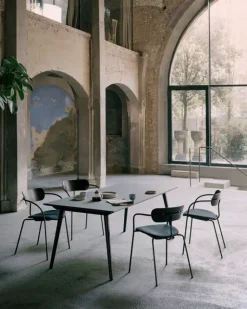 Mesa In Between SK5, Roble lacado de negro