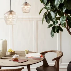 Mesa In Between SK4, Roble aceitado ahumado