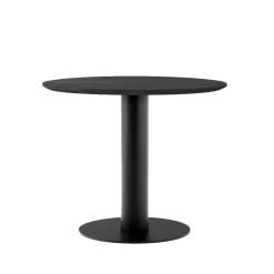 Mesa In Between SK11, Roble lacado negro, base de metal negro mate