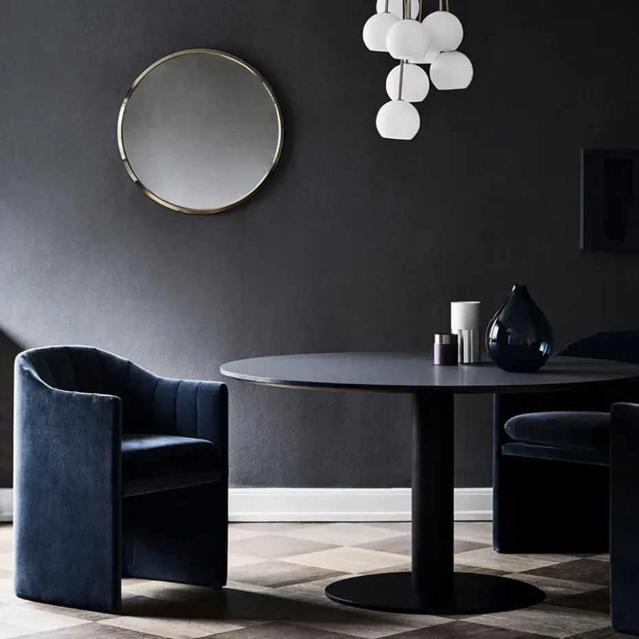 Mesa In Between SK12, Roble aceitado ahumado, soporte de metal negro mate