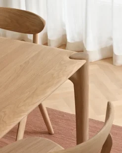 Mesa PI, Roble aceitado con cera dura, 180 x 90 x 76 cm