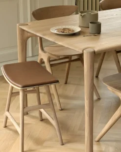 Mesa PI, Roble aceitado con cera dura, 180 x 90 x 76 cm