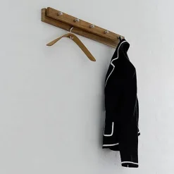 Perchero Cutter, Roble teñido en negro, 5 pomos