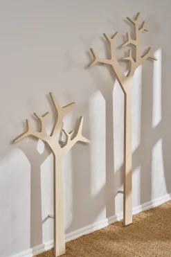 Perchero de pared Tree wall Special Edition 134 cm, Pino con acabado blanco