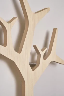 Perchero de pared Tree wall Special Edition 194 cm, Pino con acabado blanco